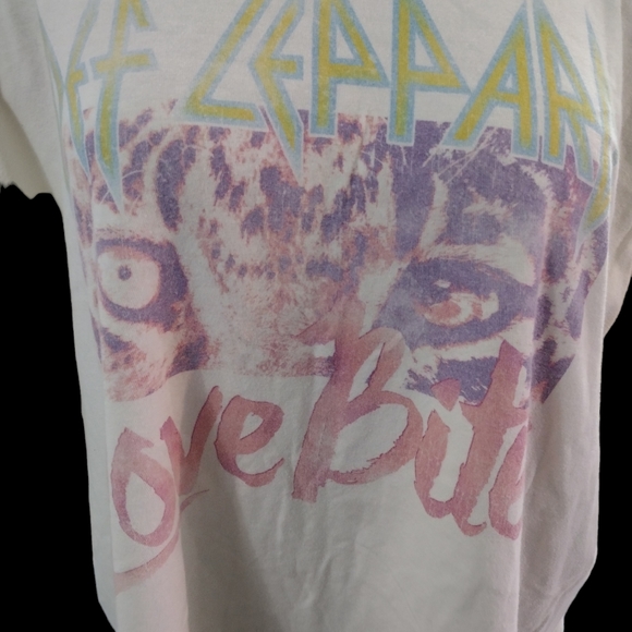 Def Leppard Love Bites Music Band T-Shirt SZ XL American Classics - Picture 3 of 8